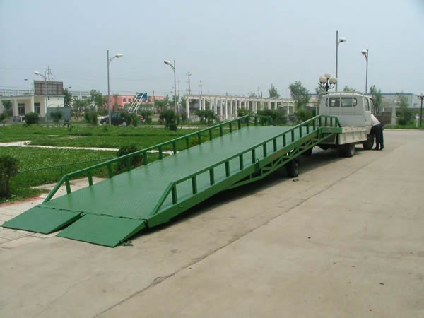移動登車橋 移動登車橋
